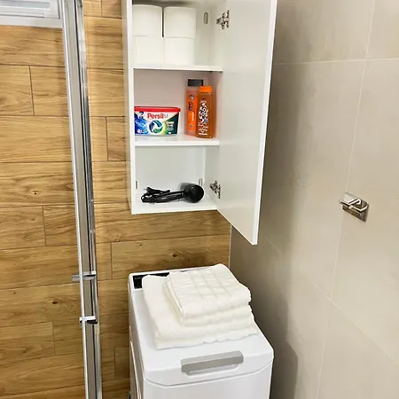 V Centre Martina Free Parking Daire Martin